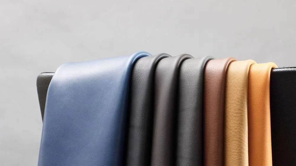 Leerstalen in blauw, grijs, bruin en cognac